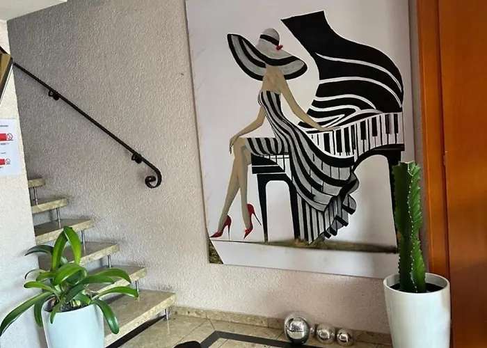 Отель Neue Traube