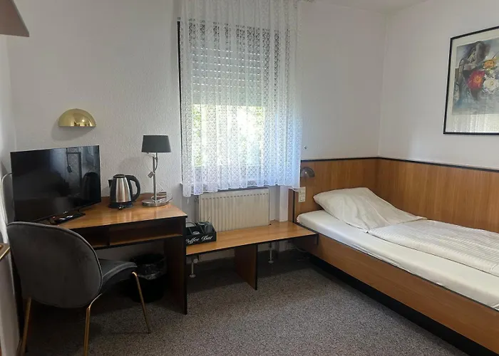 Отель Neue Traube Фелльбах